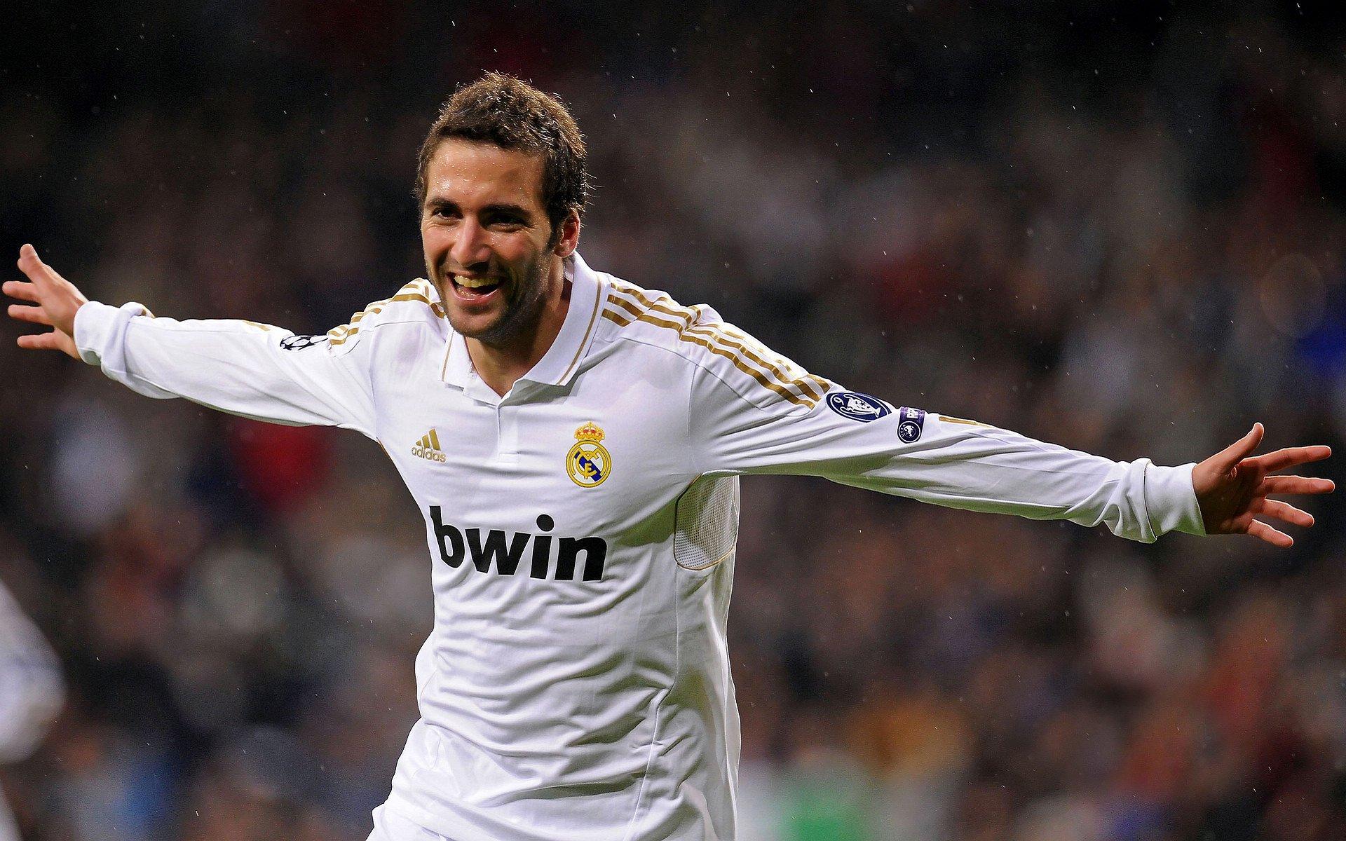 前皇马名将语出惊人,巅峰贡萨洛价值超越七成姆巴佩,足球世界再掀状态与天赋之争